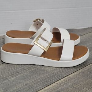 Women’s Toscanella White Slide Sandals with Gold Buckle Accent Sz 7.5